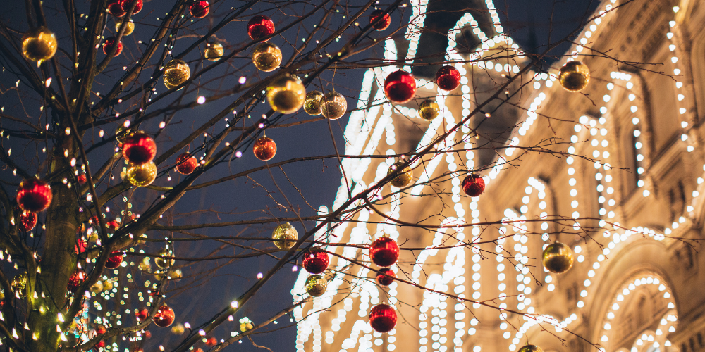 Як поєднувати різні типи ялинкових прикрас